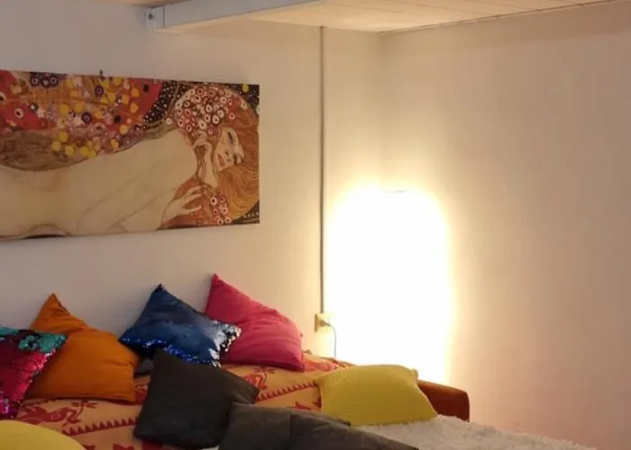 Laura Apartment *